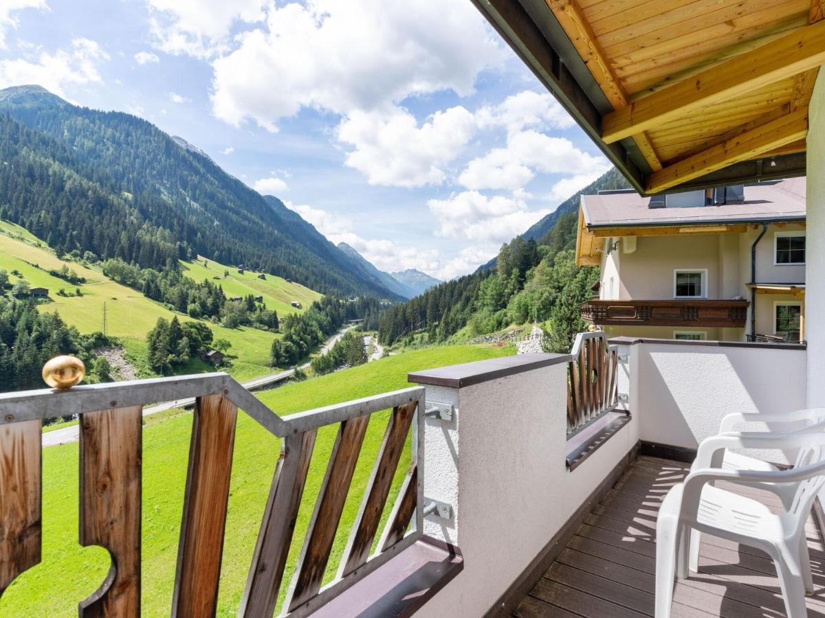 Land On The Kppl Mountain Chains Kappl  Exterior foto